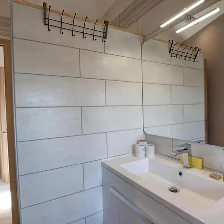 Casa di campagna De Charme Avec Jacuzzi Et Wifi Inclus - Fr-1-496-336 *